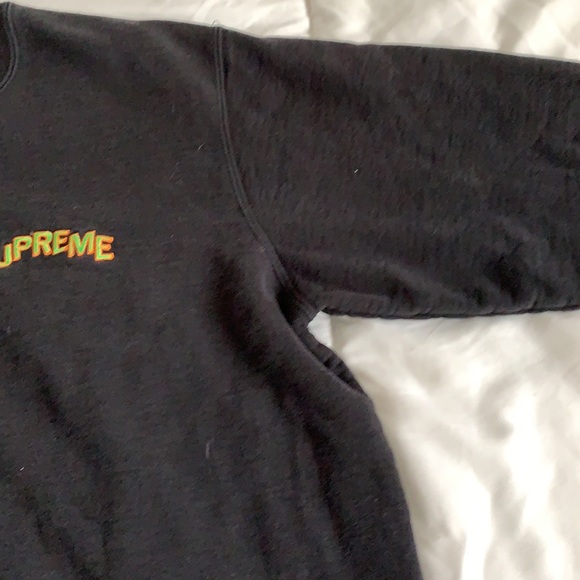 Supreme size large black pull over - Picture 5 of 7